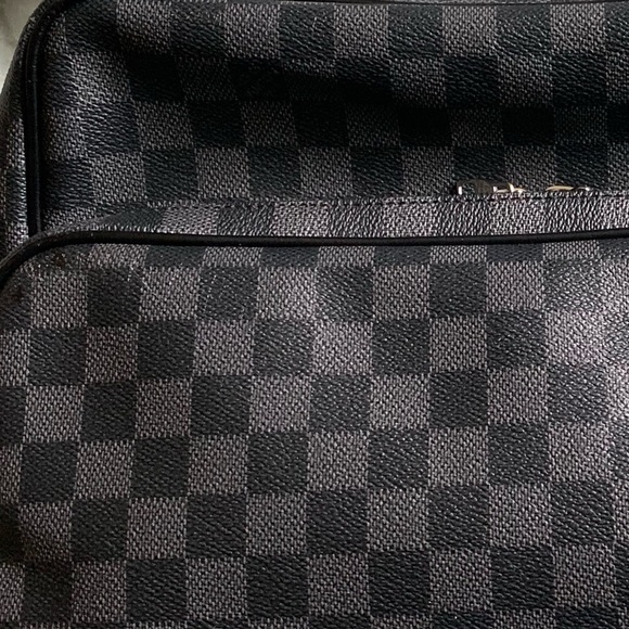 (SOLD) Auth Louis Vuitton Men’s Leoh Messenger Bag - Picture 8 of 8